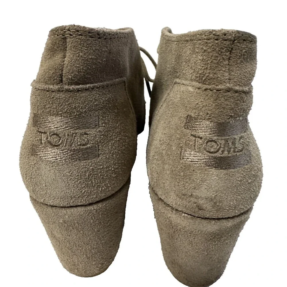 TOMS Womens Desert Wedge Taupe Suede Lace Up Ankle Booties Size 9